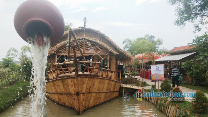 Rumah makan Terapung di Cikulak Dibuka, Bulan Pertama, Target 1.000 Pengunjung