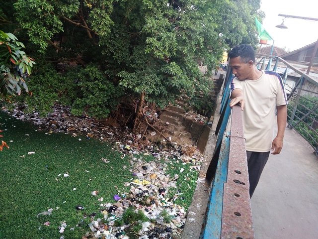 Miris, Sungai Berubah Jadi Tempat Sampah