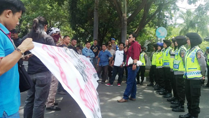 Aktivis Tuntut Pemkab Cirebon Tinjau Ulang SK Mutasi 3 Oktober