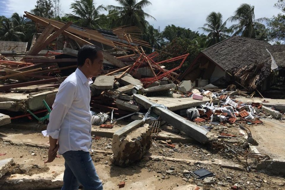 Tinjau Korban Tsunami Selat Sunda, Presiden Jokowi: Saya Perintahkan BMKG Harus Beli Alat Deteksi Dini