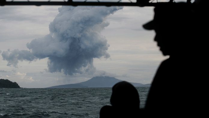 Tinggi Gunung Anak Krakatau Berkurang