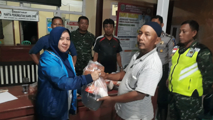 Korban Puting Beliung Dapat Bantuan