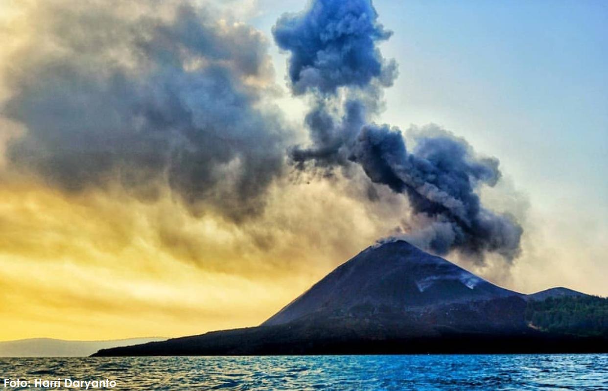 PVMBG: Masih Dalami Keterkaitan Letusan Gunung Anak Krakatau dan Tsunami