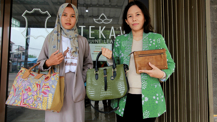 Tas Batik dan Kulit “Tekav” Asal Indramayu Tembus Pasar Internasional