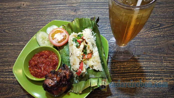 Nasi Bakar Enak Disantap saat Hangat