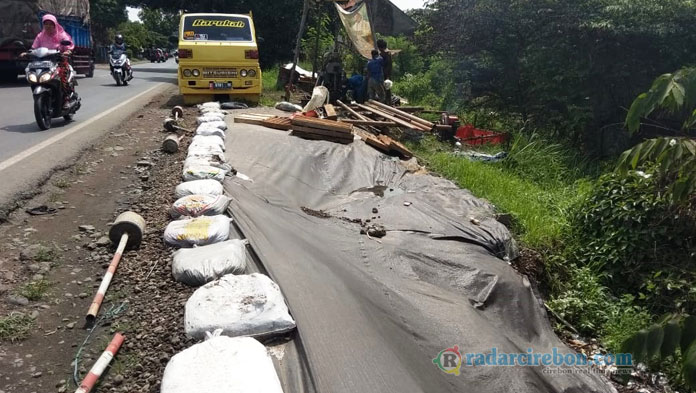 Alhamdulillah, Tanah Bergerak di Ciwaringin Akhirnya Diperbaiki