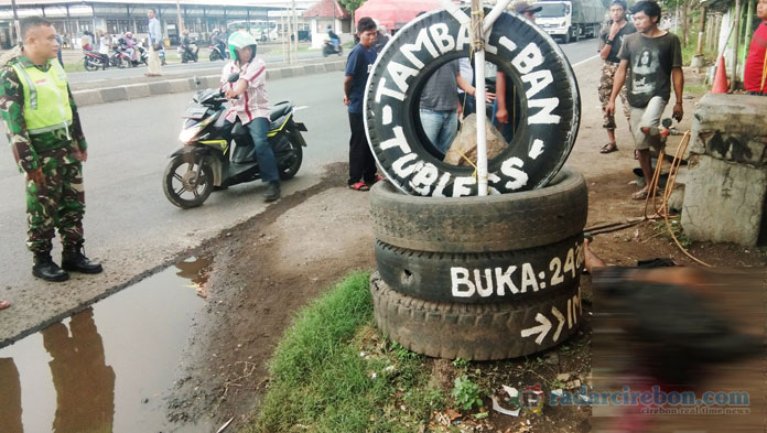 Usai Ditambah Angin, Ban Truk Trailer Meledak, 1 Tewas