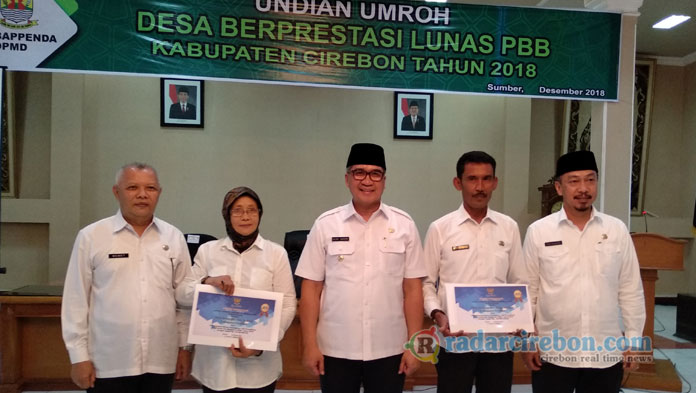 Lunas PBB, Pemkab Cirebon Umrahkan 40 Kuwu