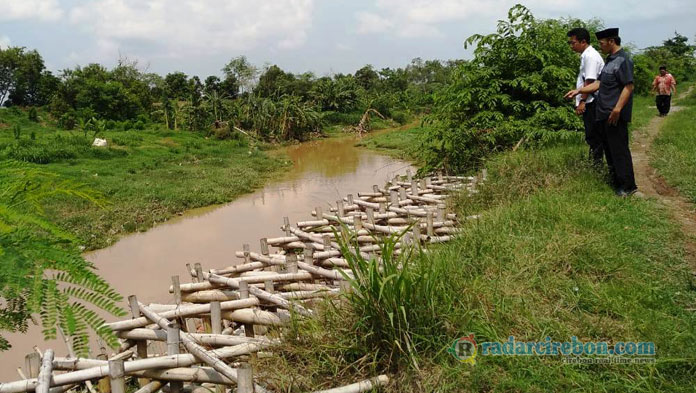 Pemdes Gegesik Waswas Tanggul Jebol, Anggaran Penanganan Sungai Ciwaringin Ditolak sejak 2016