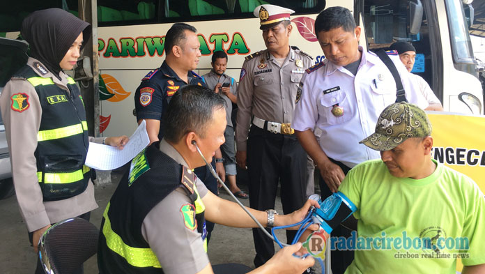 Dishub Kabupaten Cirebon-Polres Cikab Tes Urine Pengemudi Bus