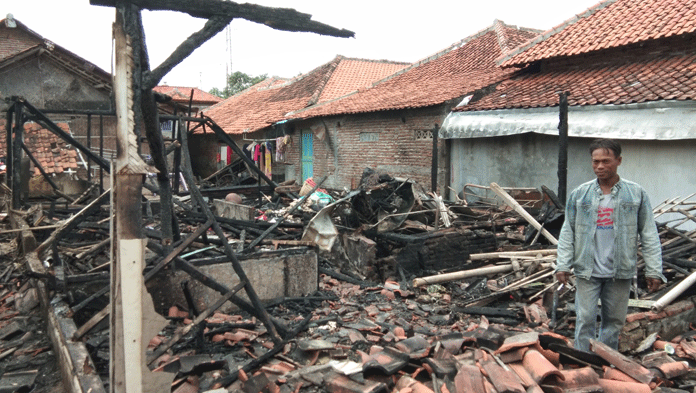 Butuh Pos Damkar di Daerah Pangenan, Rumah Warga Terbakar Tak Tertolong