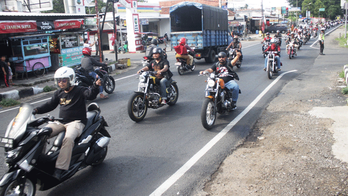 Pelantikan Acep-Ridho Disambut Pemotor, Karangan Bunga Meluber ke Jalan  