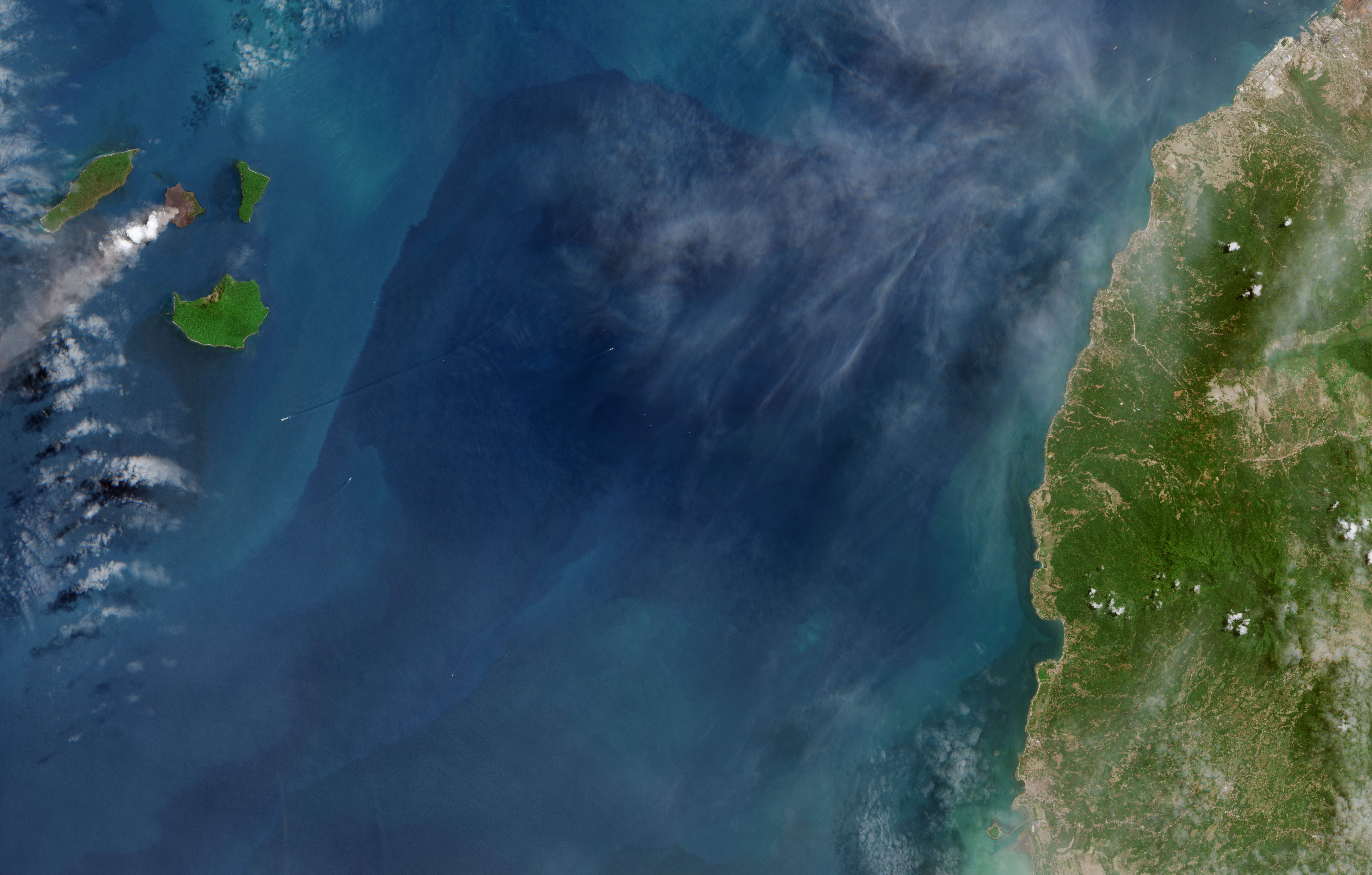 Diduga Picu Tsunami Selat Sunda, NASA Monitor Aktivitas Gunung Anak Krakatau