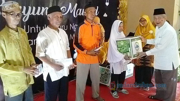 100 Marbot dan Guru Ngaji Terima Santunan dari Yayasan Al Kahfi