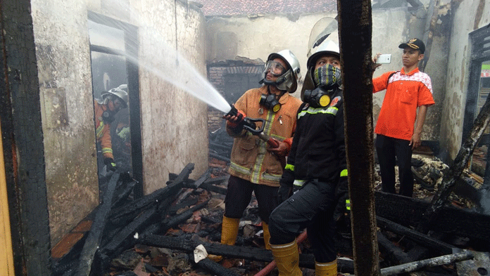 Rumah Nenek Murti Ludes Terbakar