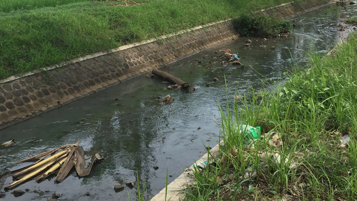 Musim Hujan, Saluran Air Dipenuhi Sampah