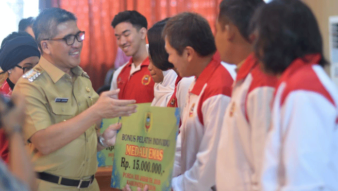 Dicky Saromi Tantang Kabupaten Cirebon Jadi 5 Besar di Jabar 