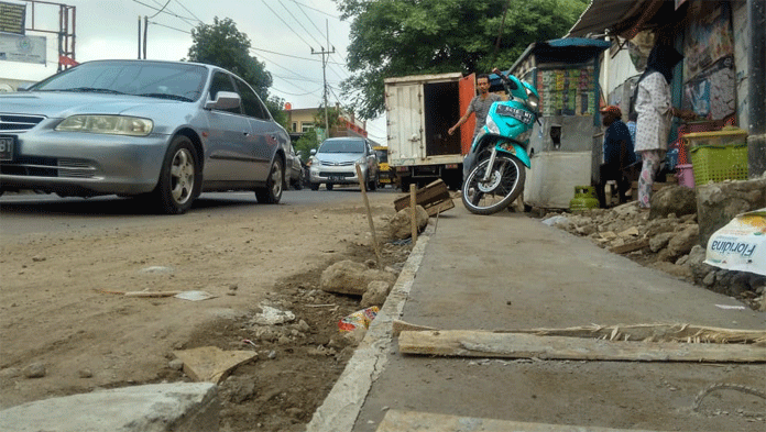 Besi Ukuran Kecil, Gorong-Gorong Sempat Ambruk