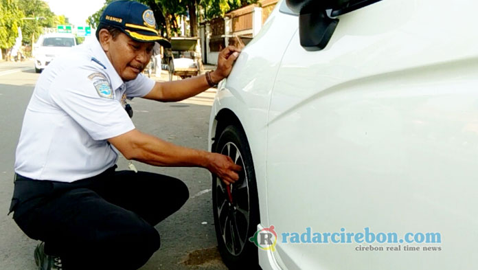 Melanggar di Kawasan Tertib Lalu Lintas, Dishub Terapkan Kempes Gembos Ban