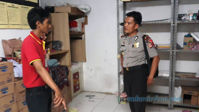 Komplotan Rampok Bawa Senpi Satroni Minimarket, Sekap Pegawai, Puluhan Juta Rupiah Diembat