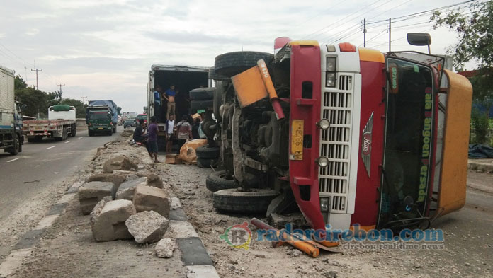 Sopir Ngantuk, Truk “Tidur” di Jalur Pantura Pangenan