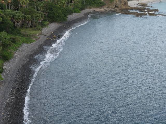 Kontroversi Penyebab Tsunami Sejak Tragedi Pesisir Teluk Waiteba