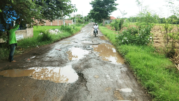 Baru Diperbaiki, Jalan Cibogo-Cangkuang Rusak Lagi