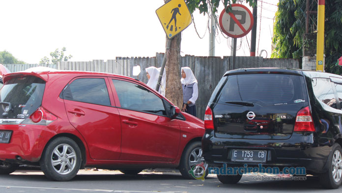 Meski Ada Petugas, Pengendara Tetap Bandel Parkir Sembarangan