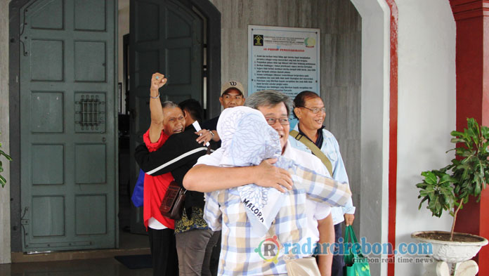 7 Terpidana APBD Gate Bebas Lagi, Disambut Isak Tangis Keluarga dan Sahabat