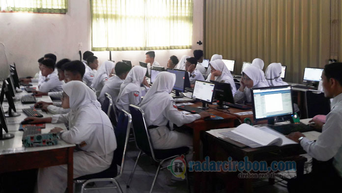 Disdik Kota Cirebon Target 100 Persen SMPN Lulus UNBK