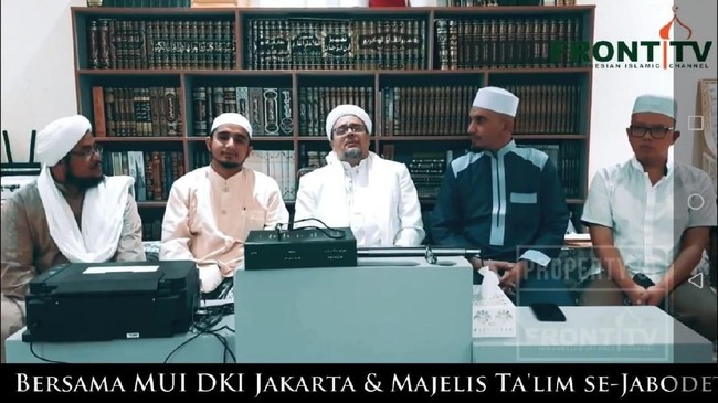 Dari Mekah, Rizieq Shihab Minta Putihkan Monas di Malam Munajat 212