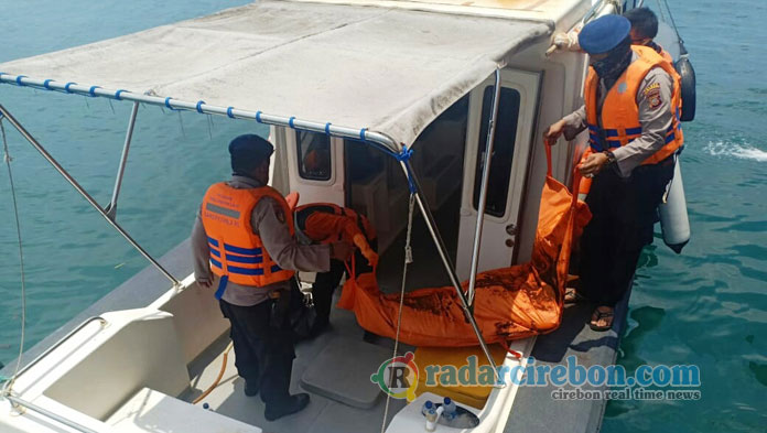 Satu Lagi, Korban Kapal Tenggelam Ditemukan Tewas Mengambang di Laut Karawang