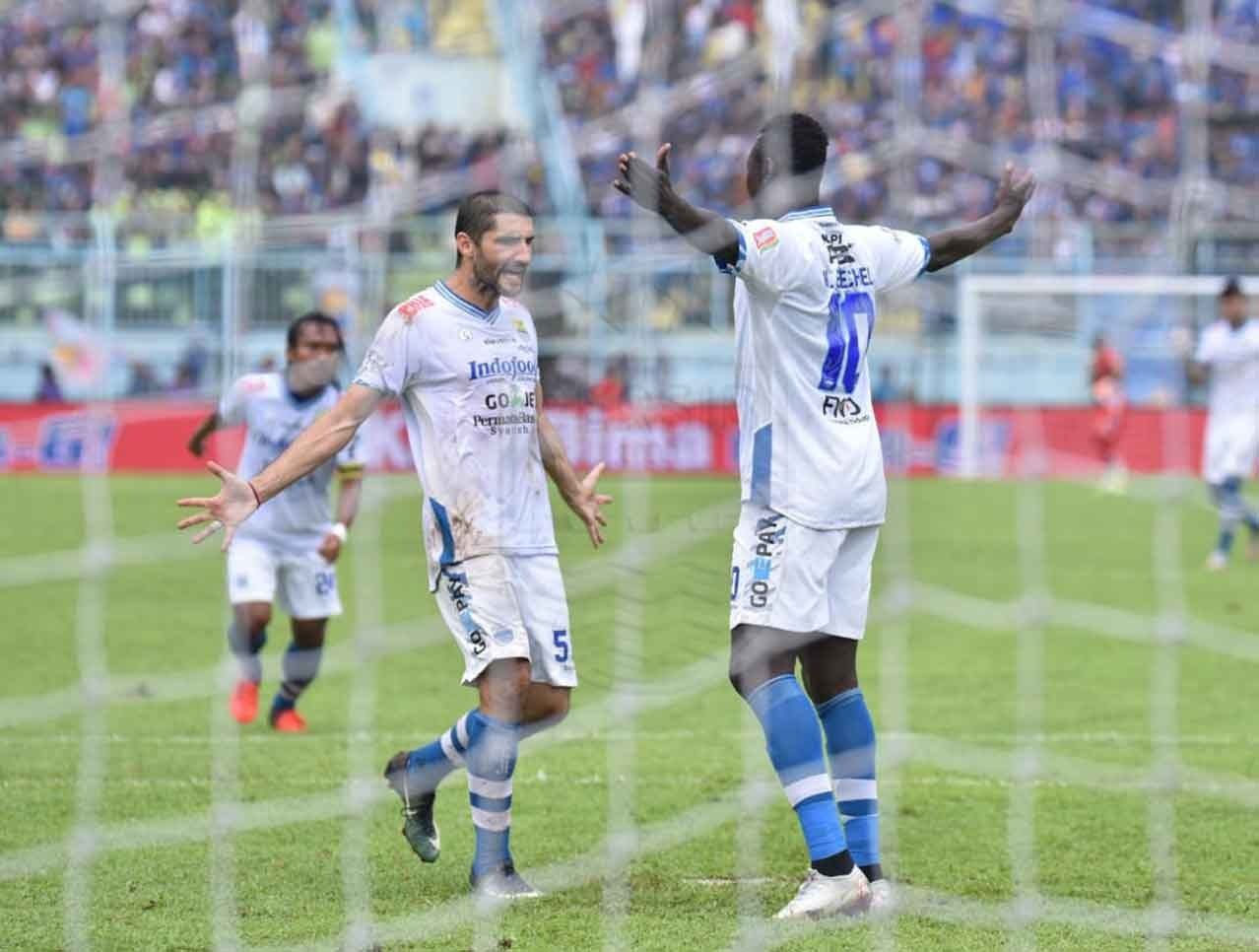 Unggul Gol Tandang, Persib Lolos ke Perempat Final