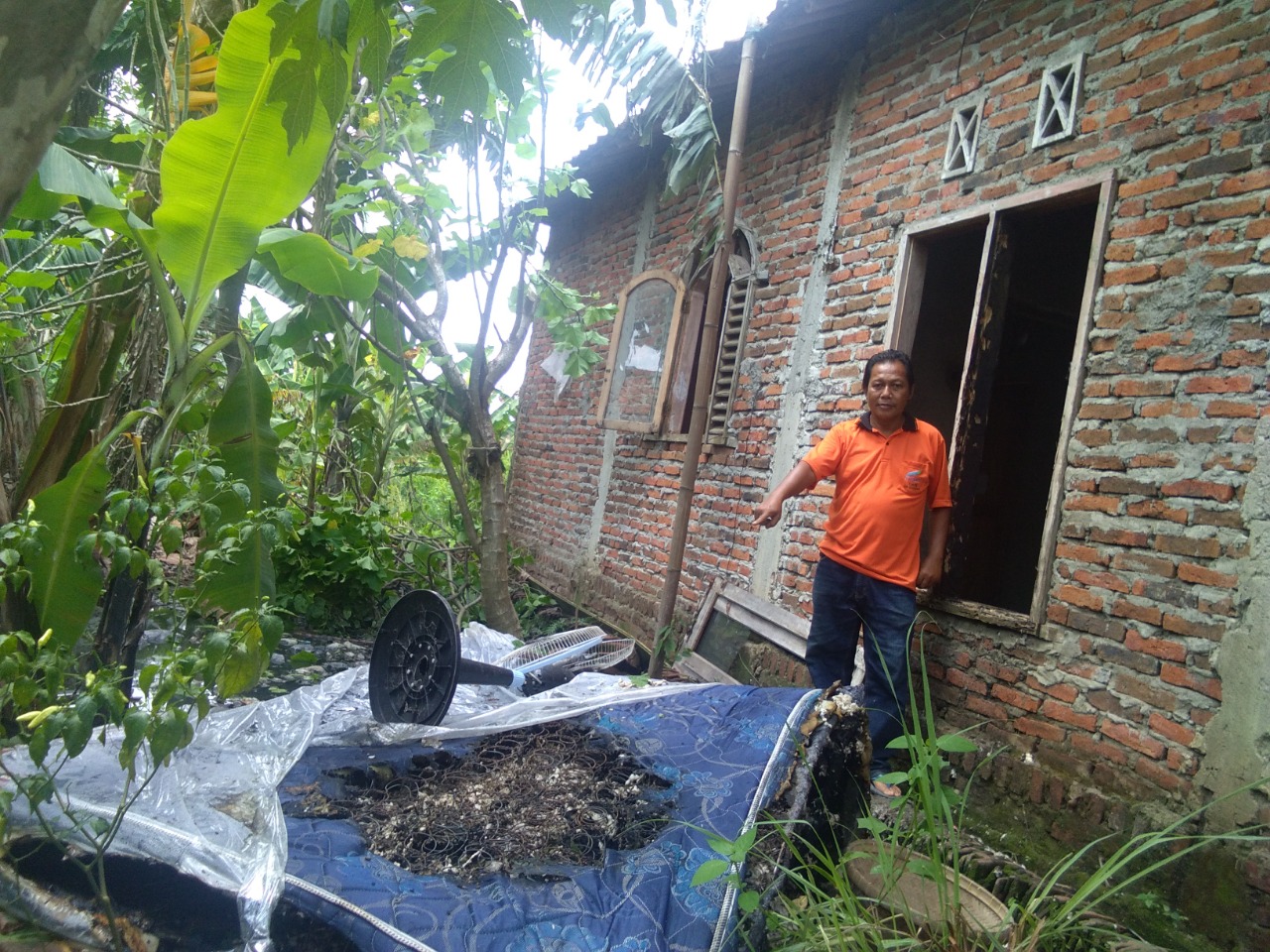 Disambar Petir, Kamar Rumah Warga Jatiwangi Terbakar