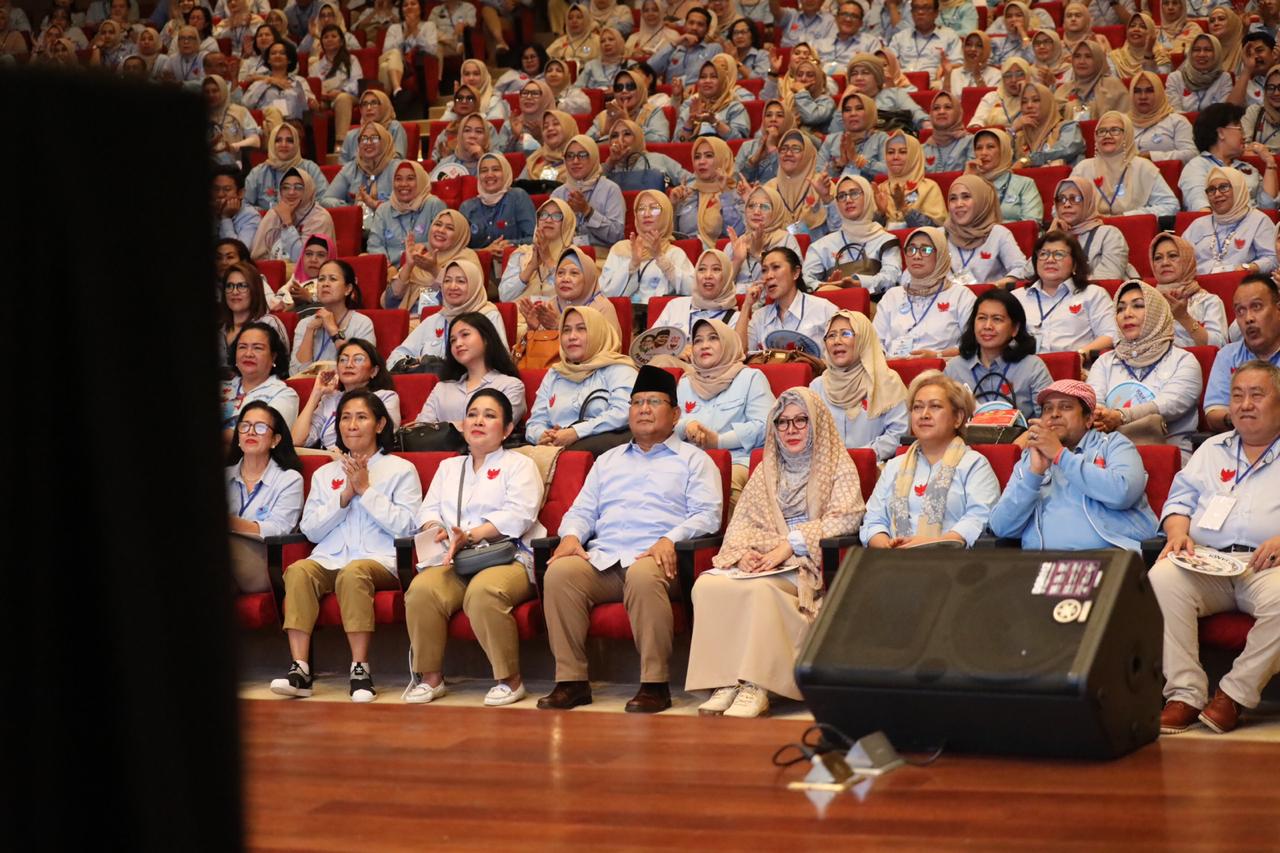 Prabowo Kelabakan Saat Dikunjungi Mbak Tutut dan Mamiek Soeharto