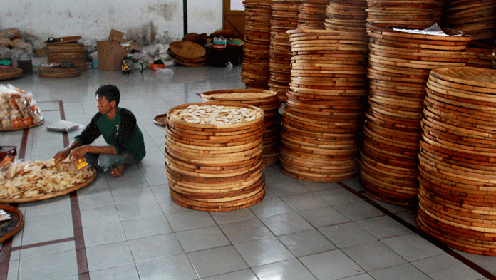 Kesulitan Bahan Baku, Produksi Kerupuk Sempat Terhenti