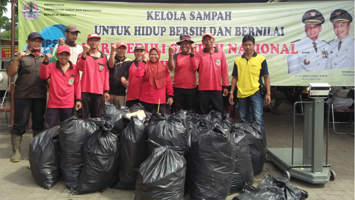 572 Kg Sampah Diangkut dari Alun-alun