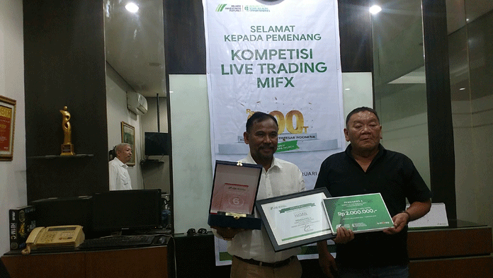 Juara Kompetisi Live Trading MIFX, Komang Raih Hadiah Rp250 Juta dari PT Monex