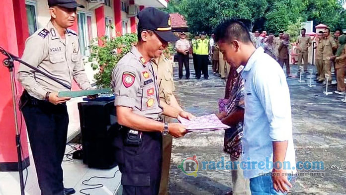 Bantu Tangkap Pencuri Motor, Warga Cicurug Dapat Penghargaan