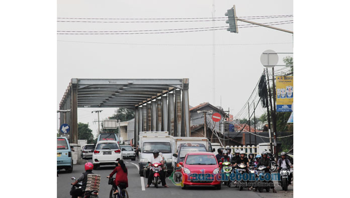 Dishub Bakal Tambah Lampu Merah Sebelum Jembatan Sumber