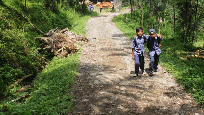 Jalan Desa Legokherang Rusak Berat, Ganggu Aktivitas Warga