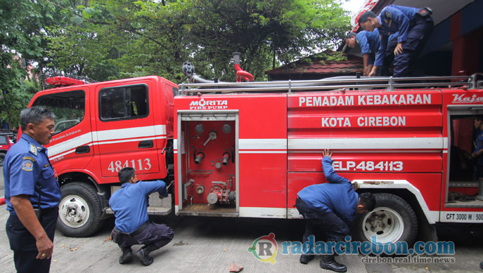 Di Kota Cirebon Banyak Gedung Tinggi, Petugas Damkar Hanya Mampu Capai 6 Lantai Saja