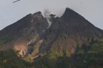 Gunung Merapi Alami 16 kali Gempa Guguran, BPPTKG: Awan Panas Guguran Tidak Terpantau