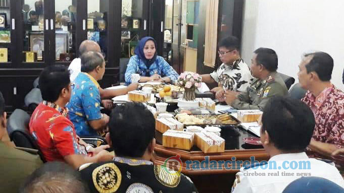 Wawali Kota Cirebon Evaluasi Menyeluruh 100 Hari, Ingin Wujudkan Kuliner Jalanan Jadi Destinasi Wisata