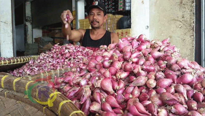 Warga Khawatir Krisis Bawang Terulang