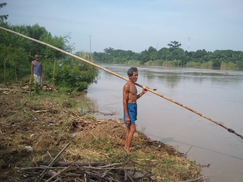 Cimanuk Meluap, Aktivitas Warga Terhambat  Akses Ditutup