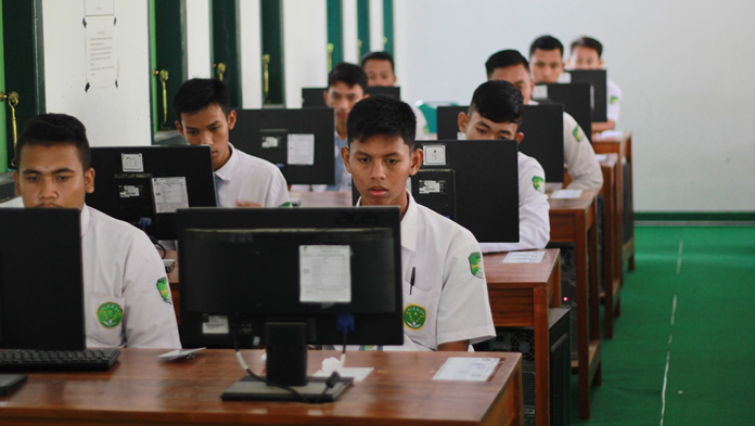 Siswa Banyak, UNBK Diatur Tiga Sesi