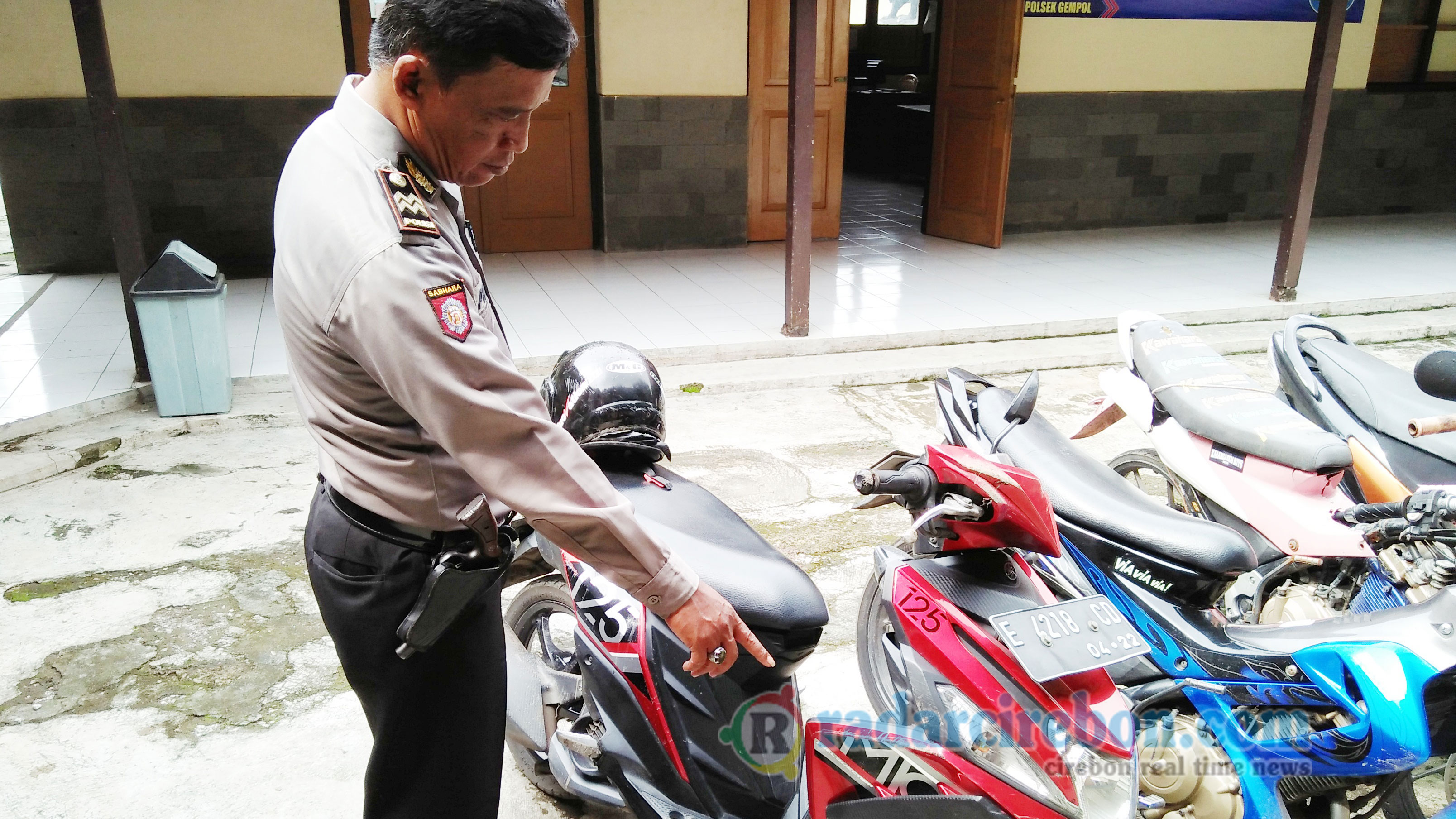 Senggol Keranjang, Jatuh Tak Sadarkan Diri, Pemotor Masuk UGD