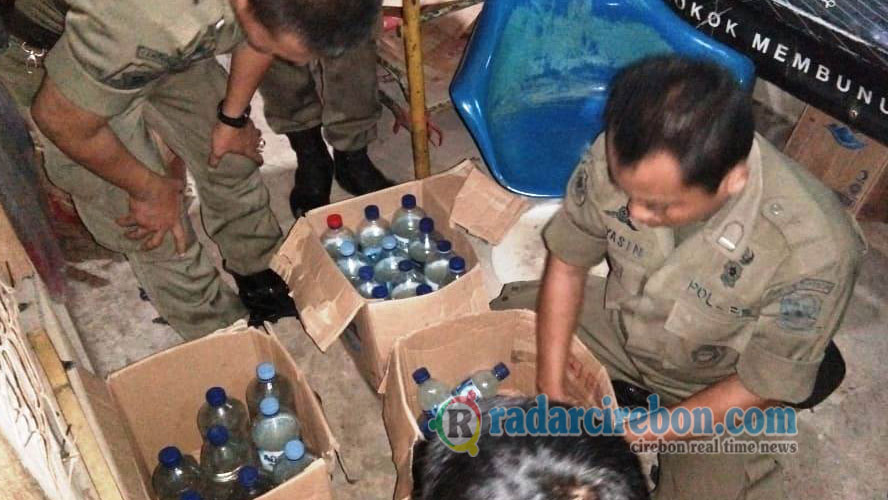 Satpol PP Razia di 4 Kecamatan, Sita Ratusan Botol Miras