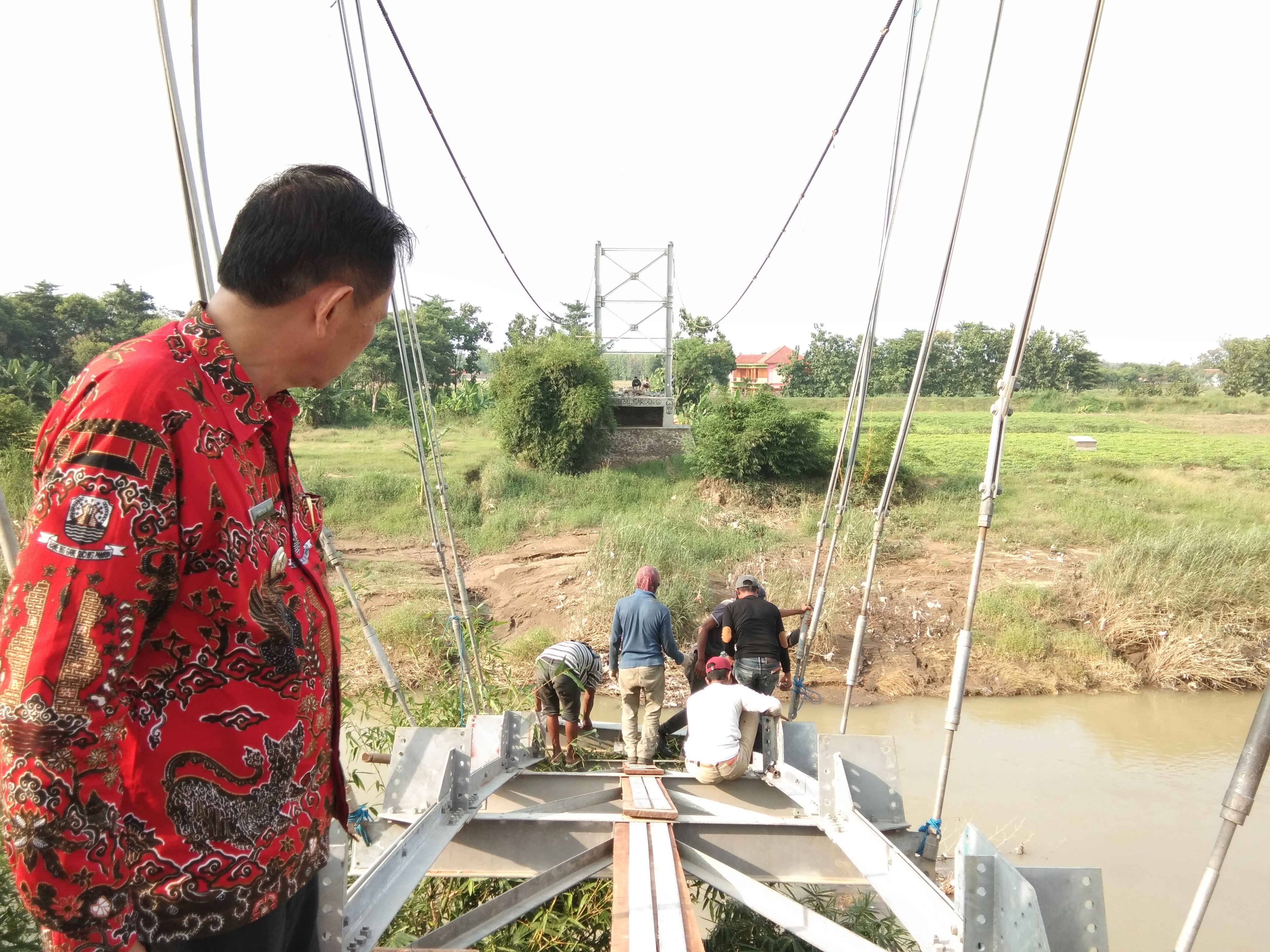 Warga Harus Sabar Tunggu Jembatan Gantung